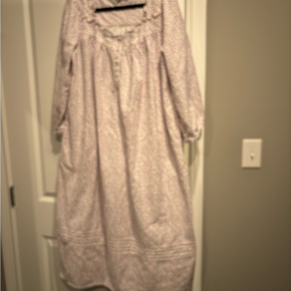 Eileen West Nightgown